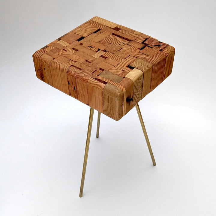 Assemblage Table by Formr