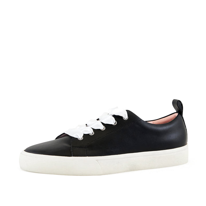 Women's Vancouver Wide Lace Sneaker Black by Nest Shoes